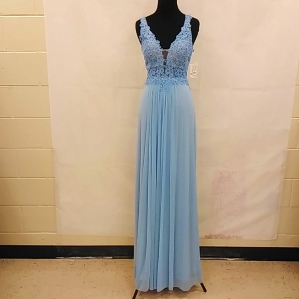 Camille La Vie Prom / Ball Gown 4144v